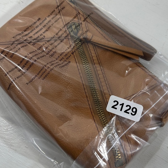 Hobo leather clutch/ British tan